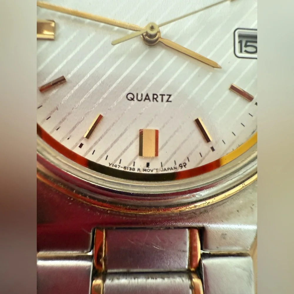 Pulsar mens two tone classic watch NEW BATTERY